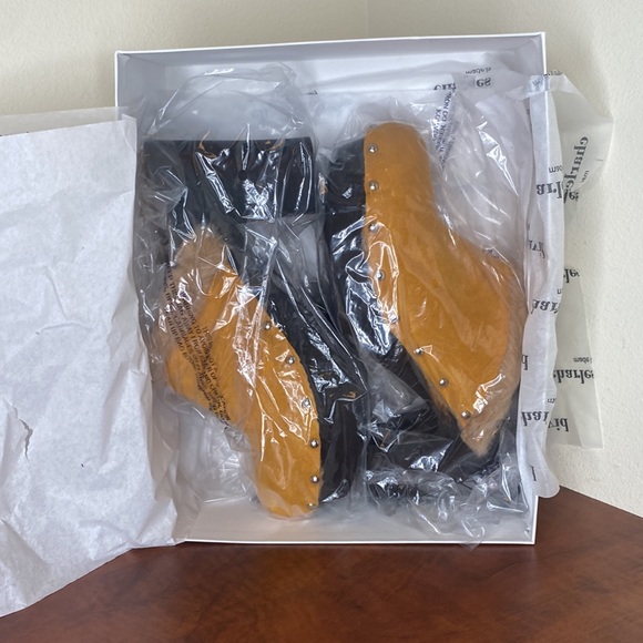 NWOT Charles David Limited Platform Suede Clog, Mustard Yellow, size 41 - Picture 13 of 15